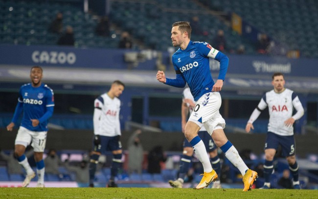 外尝试远射 外尝试远射